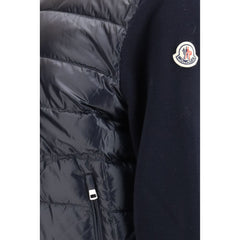 ملابس من البولي أميد الأزرق