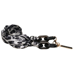 نظارات بلاستيكية سوداء (إطارات)