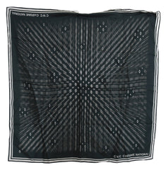 وشاح نسائي من الحرير الأزرق