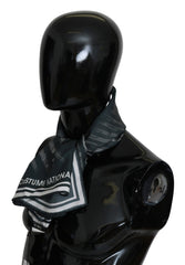 وشاح نسائي من الحرير الأزرق