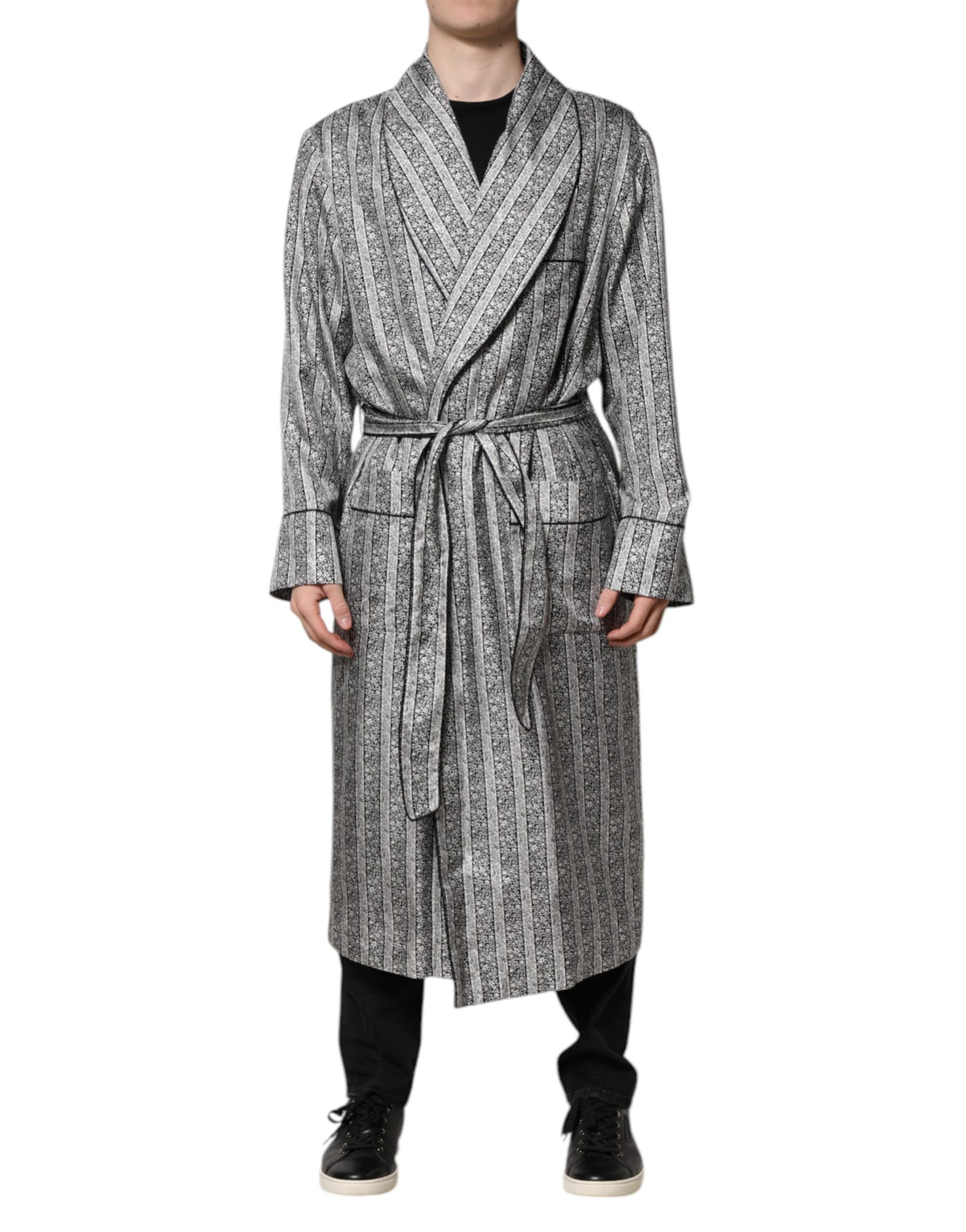 معطف روب متعدد الألوان مزين بالزهور