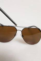 نظارات شمسية بإطار من الفولاذ الأسود من مجموعة باسالتو شيدز