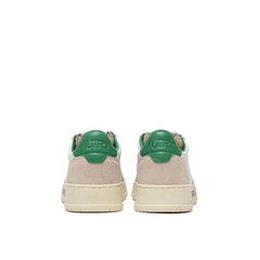 حذاء رياضي منخفض من الجلد الأبيض