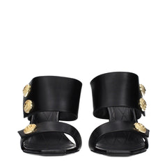 صندل بكعب رفيع من الجلد الأسود