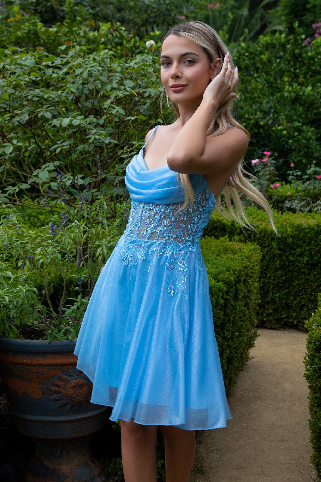 فستان عودة بحمالات بحمالة صدر شفافة مزين بحمالات سباغيتي بحمالات شفافة - 0