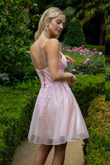 فستان حفلات التخرج بشريط رفيع مزين بطبعة لامعة وصدّار شفاف - 3