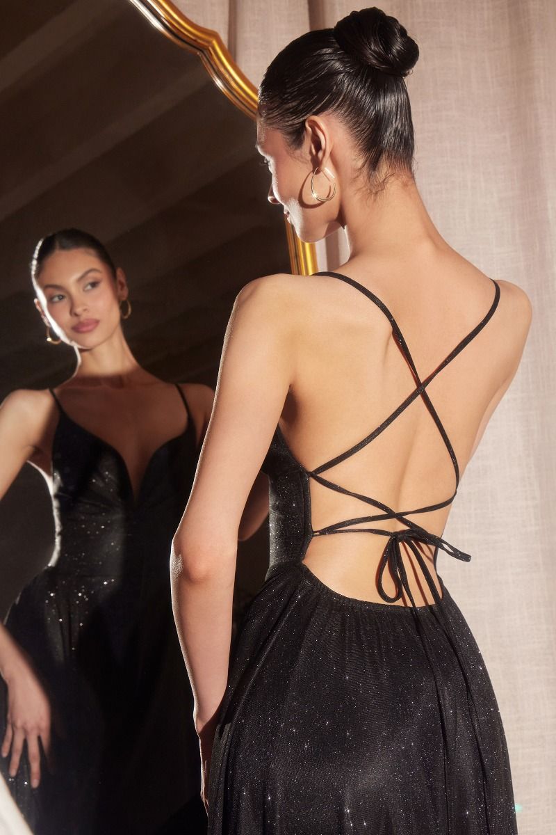 فستان على شكل حرف A بفتحة رقبة عميقة على شكل V وحمالات سباغيتي-1