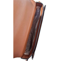 حقيبة كروس جلدية باللون البيج