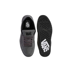 حذاء رياضي منخفض من الجلد المدبوغ الرمادي