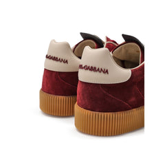 حذاء رياضي منخفض من الجلد الأبيض