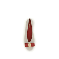 حذاء باليه من جلد العجل الأبيض Bos Taurus