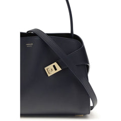 حقيبة كتف من جلد العجل الأزرق برج الثور