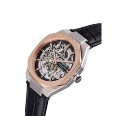 ساعة يد من الجلد الأسود