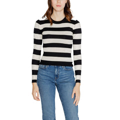 قميص أسود من الفسكوز بنقشة