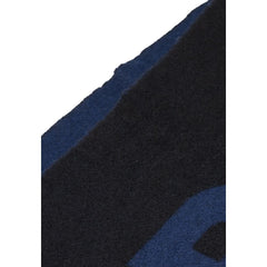 وشاح صوف أسود