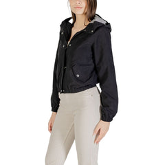 جاكيت أسود من البوليستر