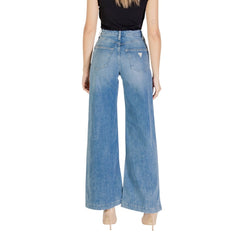 جينز قطني أزرق فاتح بقصة واسعة