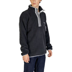 بلوزة من البوليستر الأسود