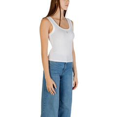 قمصان قطنية بيضاء بدون أكمام