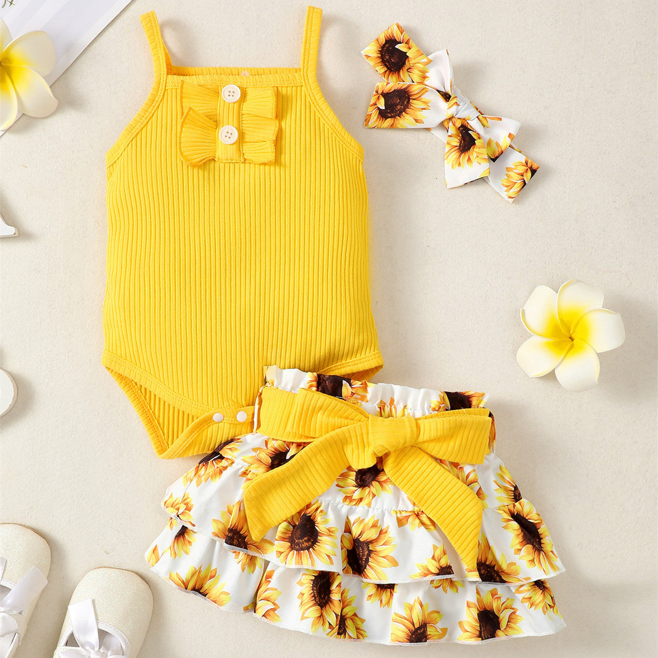 Top With Bowknot Short Dress Suit