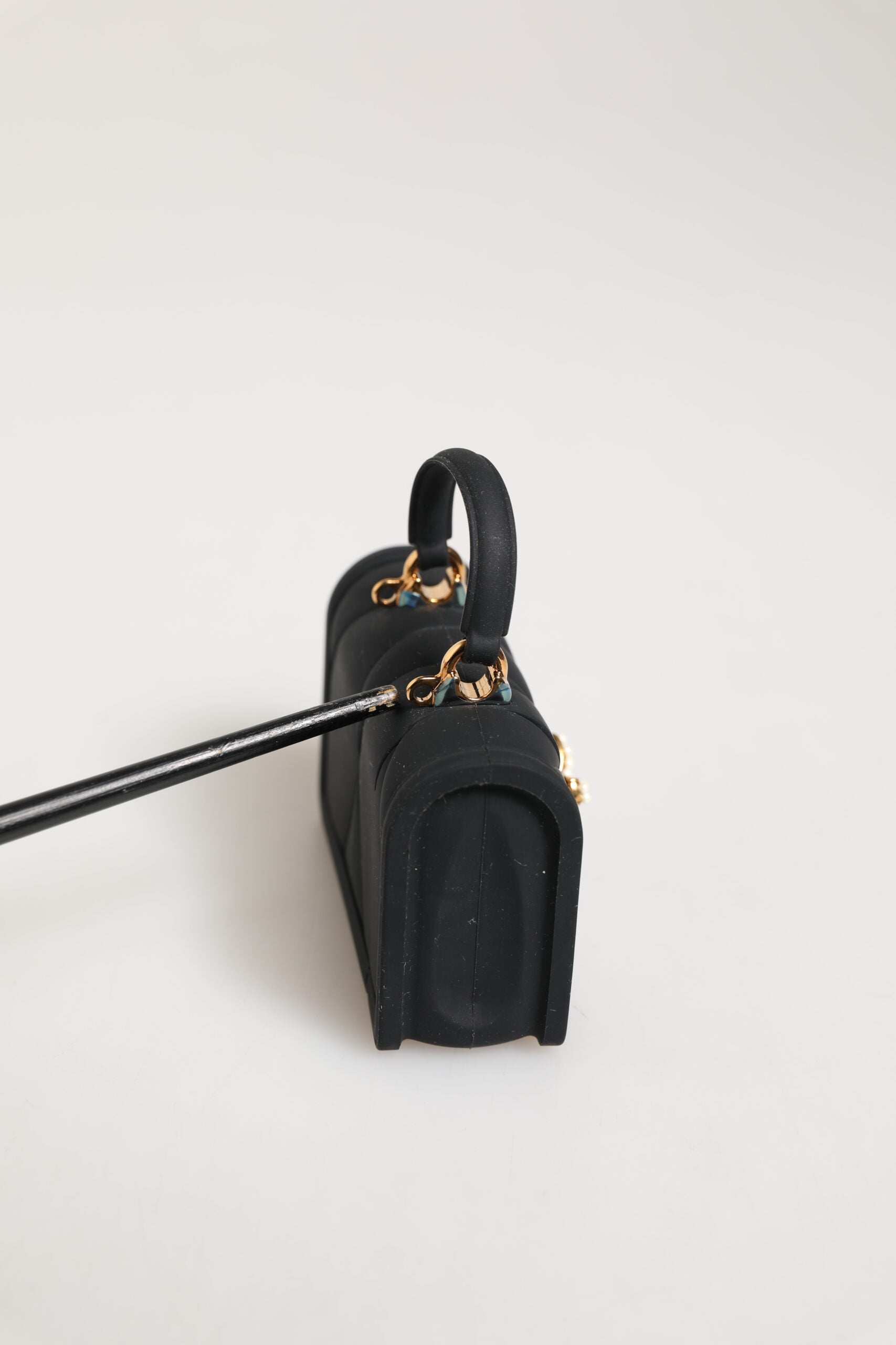 Black Silicone Devotion Heart Cover Hand Bag Airpod Case
