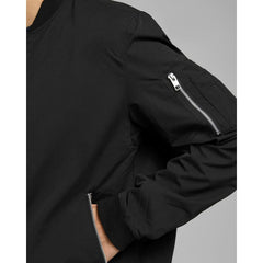 جاكيتات ومعاطف من البوليستر الأسود