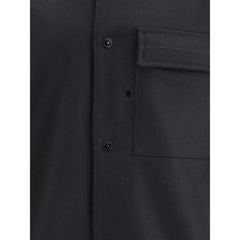 معطف من الصوف الأسود