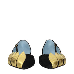 صندل مسطح من الجلد الأسود