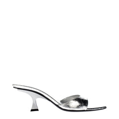 صندل مسطح من الجلد الرمادي