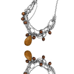 قلادة من الفولاذ المقاوم للصدأ باللون الفضي