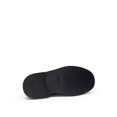 موكاسين من الجلد الأسود